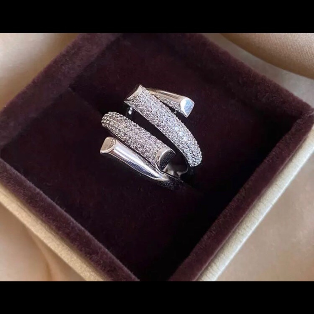 - Gorgeous Swarovski Elements Ring Adjustable - image 8